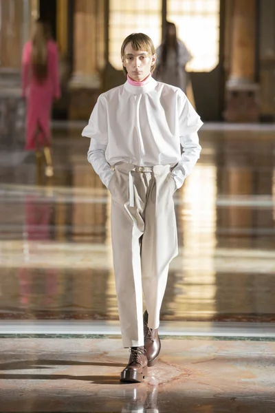 Look 7